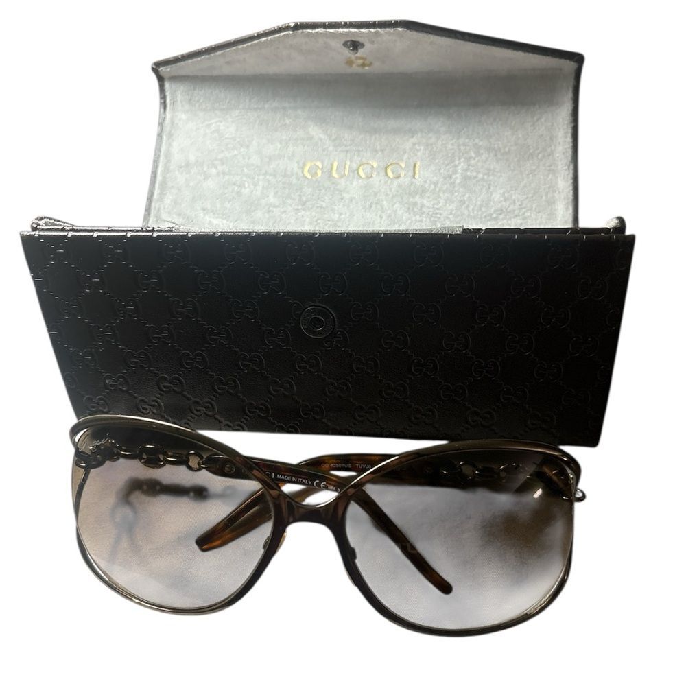 Vintage Y2K Designer Luxury Gucci Brown Bronze Marina Chain Women's Sunglasses